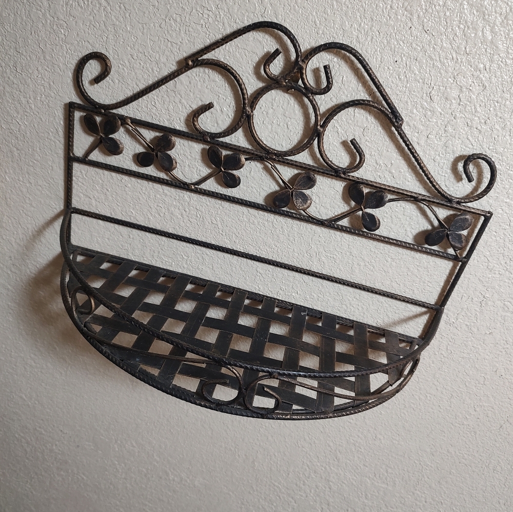 Metal decorative wall shelf. - Picture 9 of 13